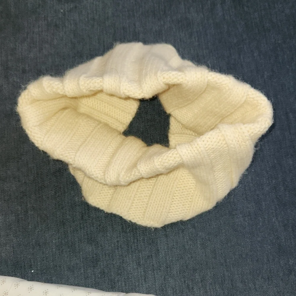 NWOT Banana Republic ivory merino wool/alpaca/acrylic turtleneck scarf